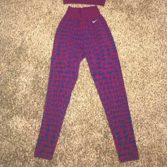 SOLD-Vintage Nike set - Picture 2 of 9